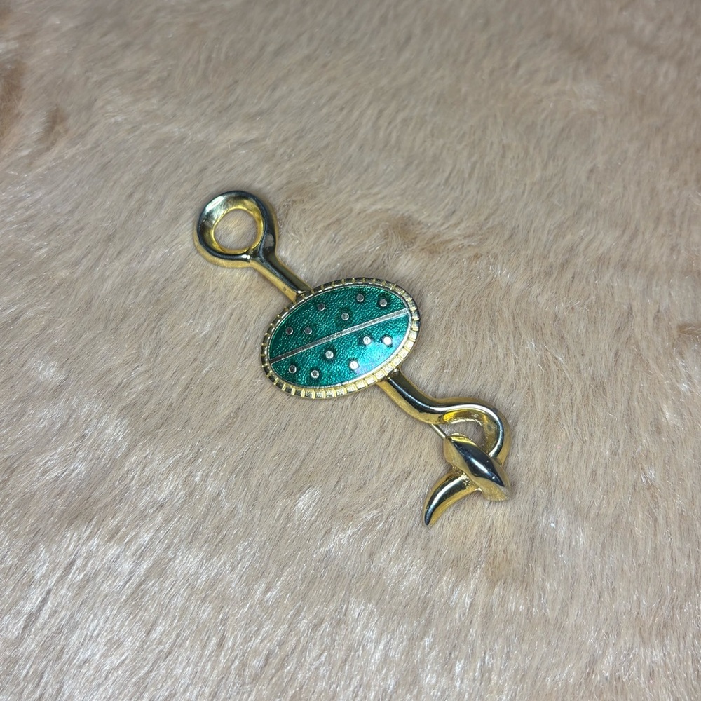 Brooch